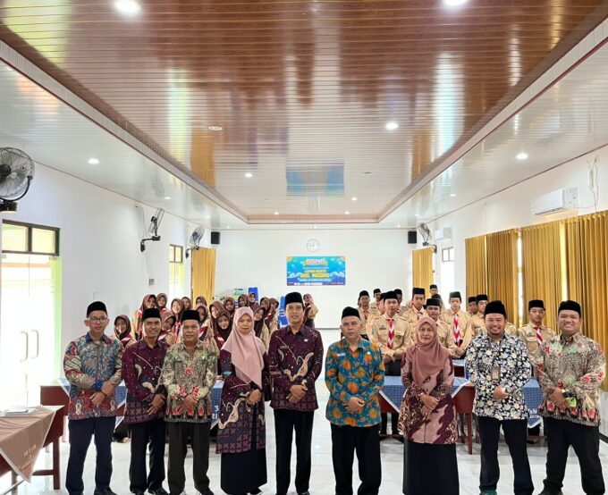KUA Purwoasri Gelar The Most KUA (Move for BRUS) di MTsN 3 Kediri