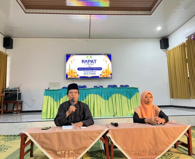 Keluarga Besar MTsN 3 Kediri Gelar Rapat Dinas dan Safari Ukhuwah Ramadan, Pererat Silaturahmi  di Bulan Ramadan