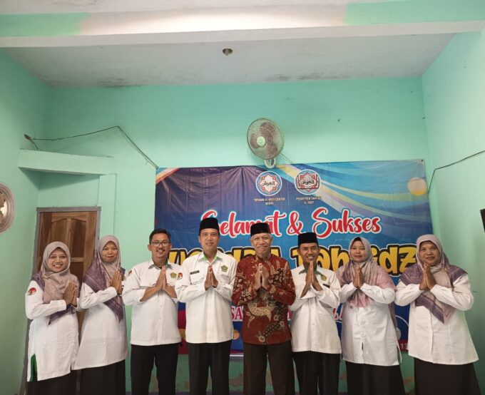 Safari Syawal, Kepala MTsN 3 Kediri Bersama Fungsionaris Silaturahmi  ke Komite Madrasah