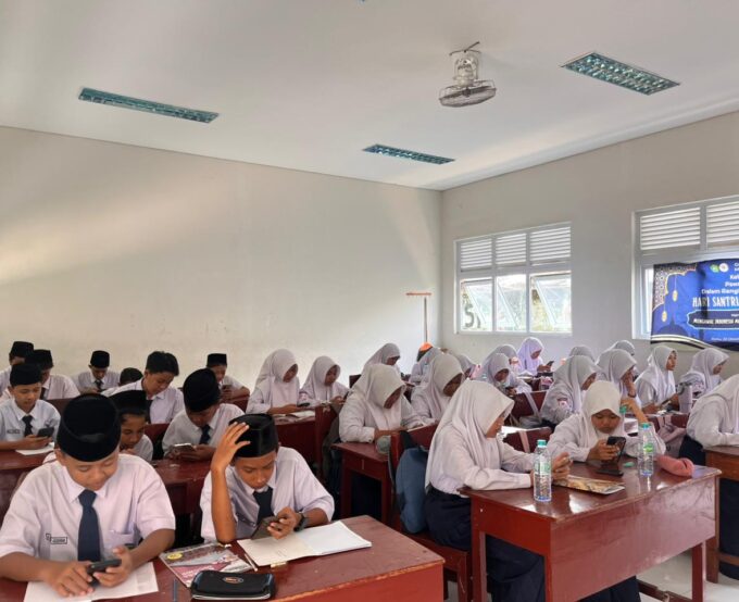 MTsN 3 Kediri Gelar Tryout SAT Bekerja Sama dengan BMB-Airlangga, 684 Siswa Antusias Ikuti Kegiatan