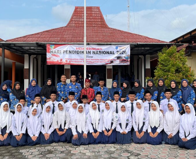 MTsN 3 Kediri Gelar Upacara Hari Pendidikan Nasional 2026 dengan Khidmat