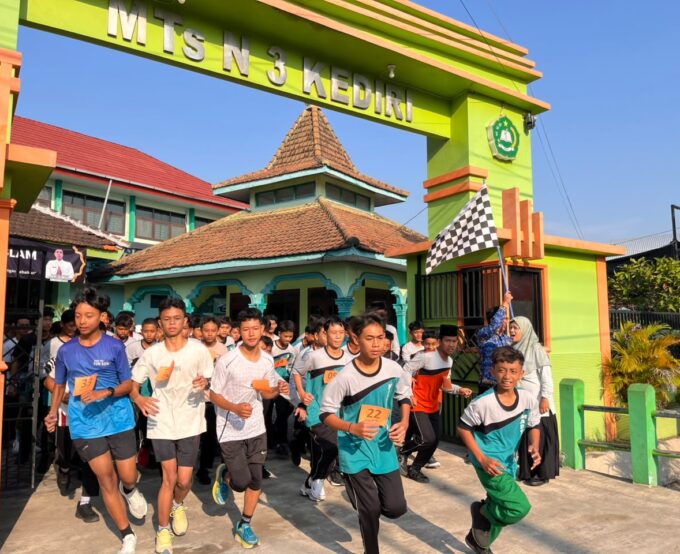 Semarak Classmeeting Semester 2, MTsN 3 Kediri Hadirkan Lomba Esport Perdana yang Disambut Antusias Siswa