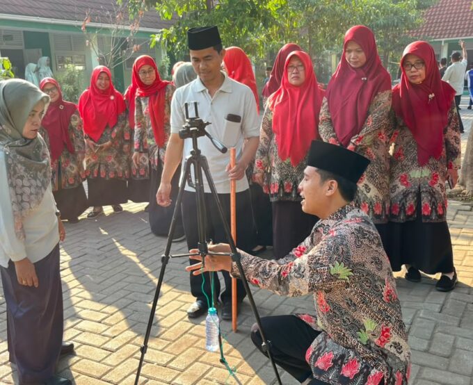 MTsN 3 Kediri Sukseskan Gerakan Nasional 1448K Titik Verifikasi Kiblat  melalui Rashdul Kiblat