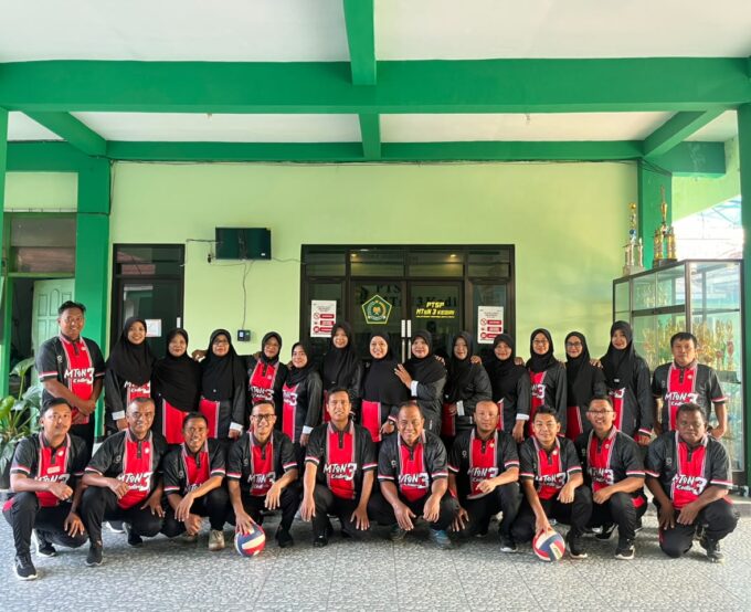MTsN 3 Kediri Dominasi Turnamen Bola Voli Antarinstansi, Raih Juara 2 Putra dan Juara 3 Putri