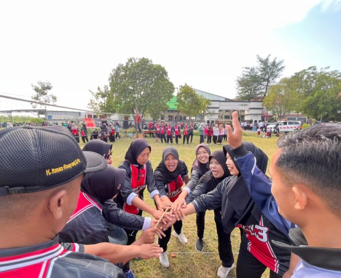 Tim Bola Voli Putri MTsN 3 Kediri Lolos ke Semifinal Turnamen Bola Voli Putri HUT ke-81 Republik Indonesia