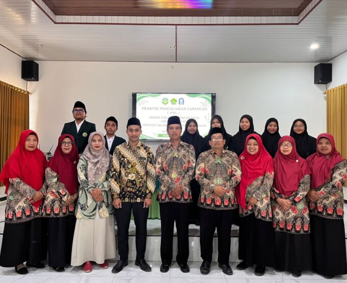 Pembukaan PPL Mahasiswa IAI Badrus Sholih Kediri di MTsN 3 Kediri