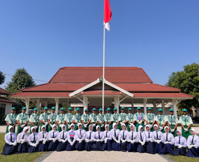 MTsN 3 Kediri Mengirim Dua Pleton Pada Lomba Gerak Jalan Tingkat Kabupaten  dalam Rangka HUT ke-81 Republik Indonesia