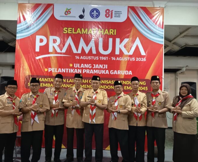 Kepala MTsN 3 Kediri Ikuti Peringatan Hari Pramuka ke-65 dan Pelantikan Pramuka Garuda