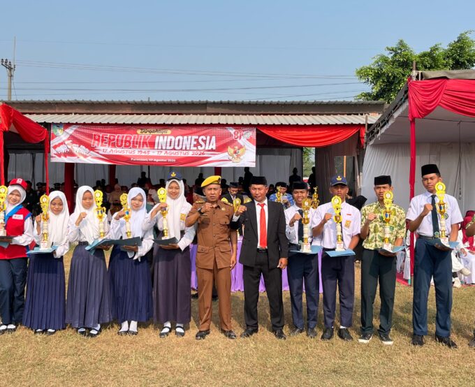 MTsN 3 Kediri Borong Piala pada Peringatan HUT ke-81 RI di Kecamatan Purwoasri