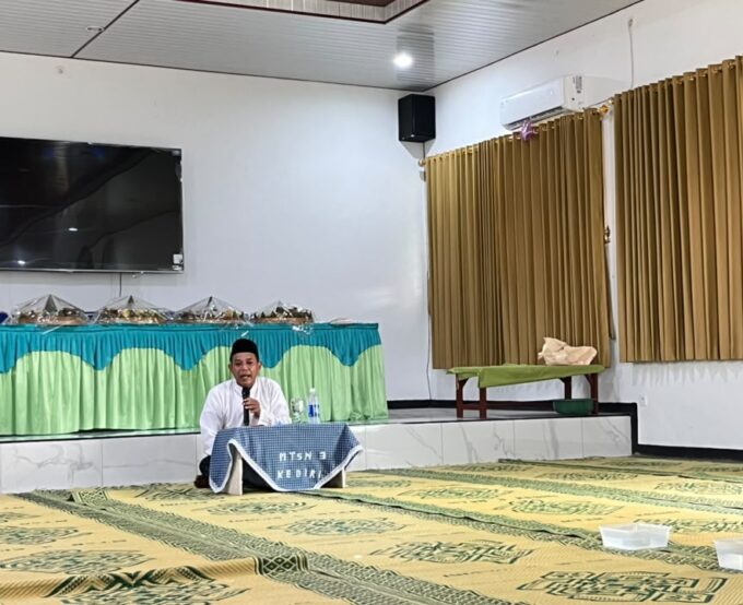 Guyub dalam Doa, Bersyukur untuk Negeri: MTsN 3 Kediri Gelar Ngaji Bareng dan Tasyakuran Kemerdekaan