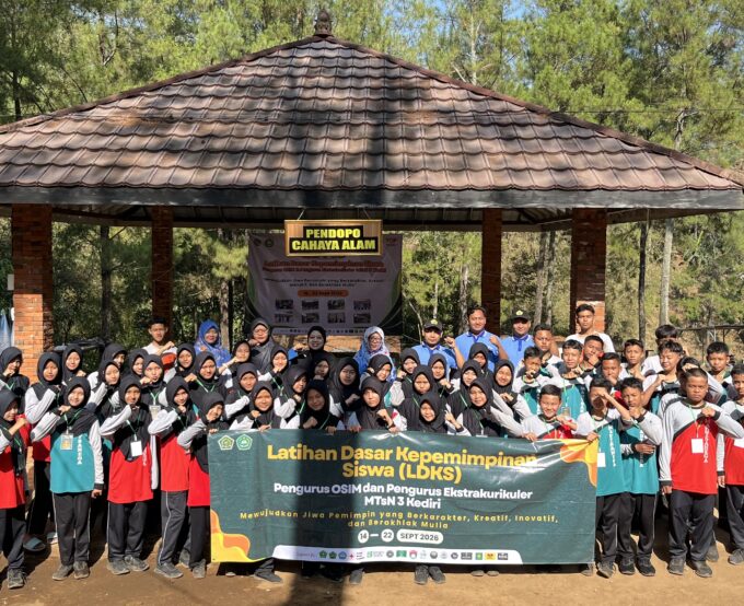 Hari Kedua LDKS MTsN 3 Kediri: Asah Kekompakan Lewat Outbound hingga Explore Bernah De Vallei