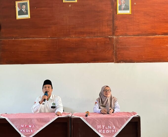 Pengawas Madrasah Berikan Pembinaan dan Penguatan Kedisiplinan di MTsN 3 Kediri