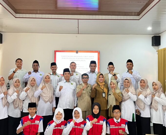 Puskesmas Purwoasri Fasilitasi First Aider Pertolongan Pertama pada Luka Psikologis di MTsN 3 Kediri