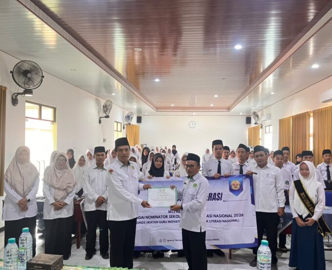 MTsN 3 Kediri Gelar Sosialisasi Pengimbasan Literasi 4 Bahasa oleh MTsN 1 Kediri untuk Para Murid
