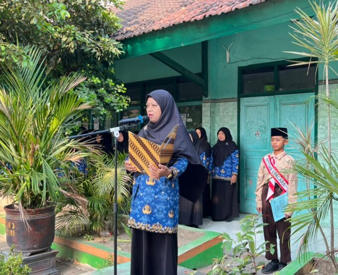 MTsN 3 Kediri Gelar Apel Hari Kesaktian Pancasila 2026