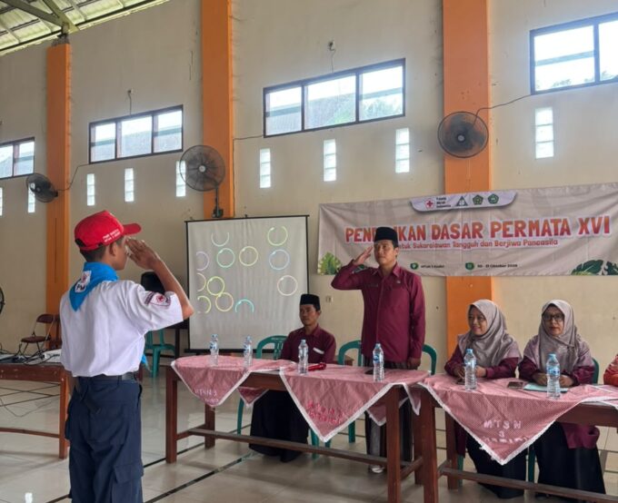 Kepala MTsN 3 Kediri Buka DIKDARA Pendidikan Dasar Permata XVI, Siapkan Relawan PMR yang Tangguh dan Berjiwa Pancasila